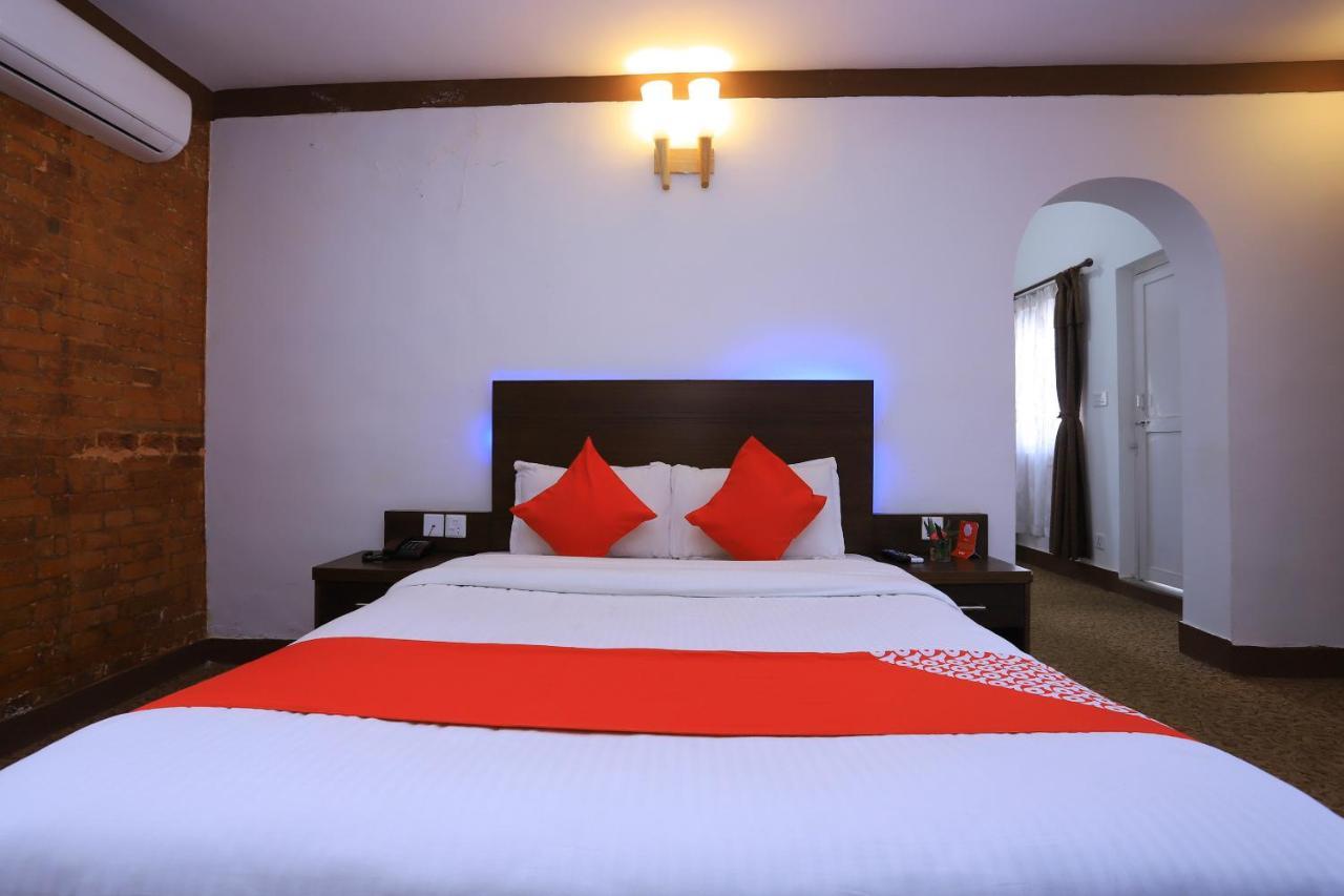 Oyo 591 Hotel Blue Moon Dharampur Exterior foto