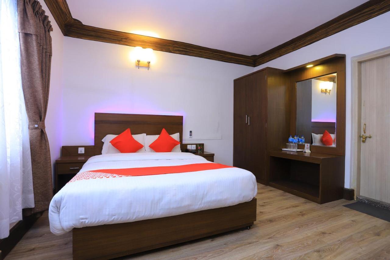 Oyo 591 Hotel Blue Moon Dharampur Exterior foto