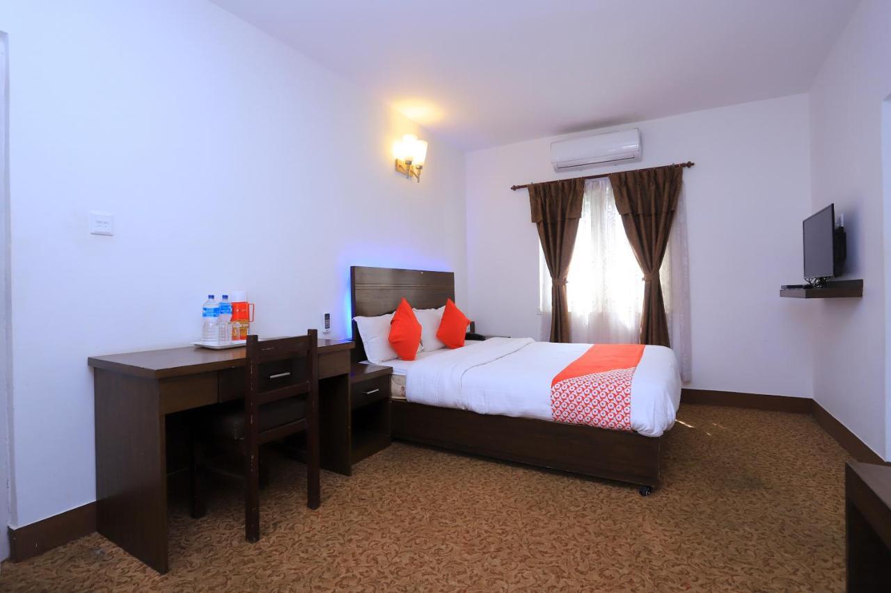 Oyo 591 Hotel Blue Moon Dharampur Exterior foto