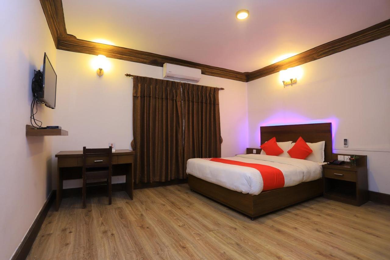 Oyo 591 Hotel Blue Moon Dharampur Exterior foto